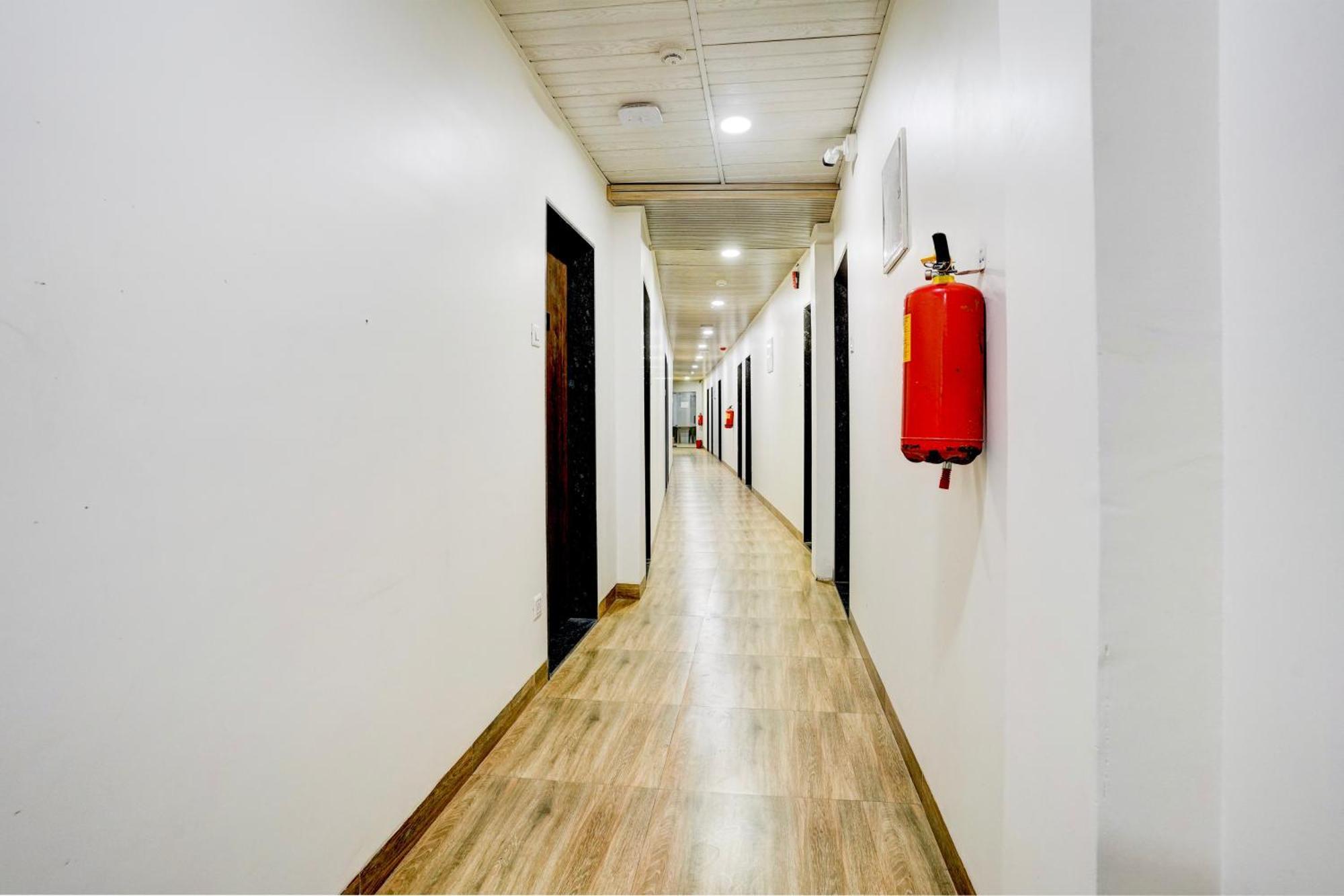 Super Collection O Ulife Hotel Mumbai Exterior photo